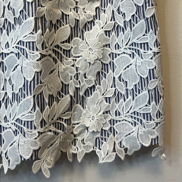 INTERMIX Detailed Top - Picture 2 of 5